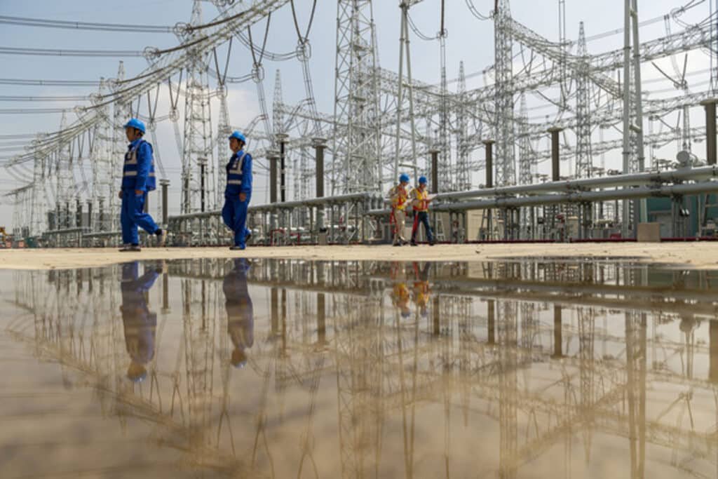 除了炼油厂，边佳兰的“硬件”到底跟得上吗？