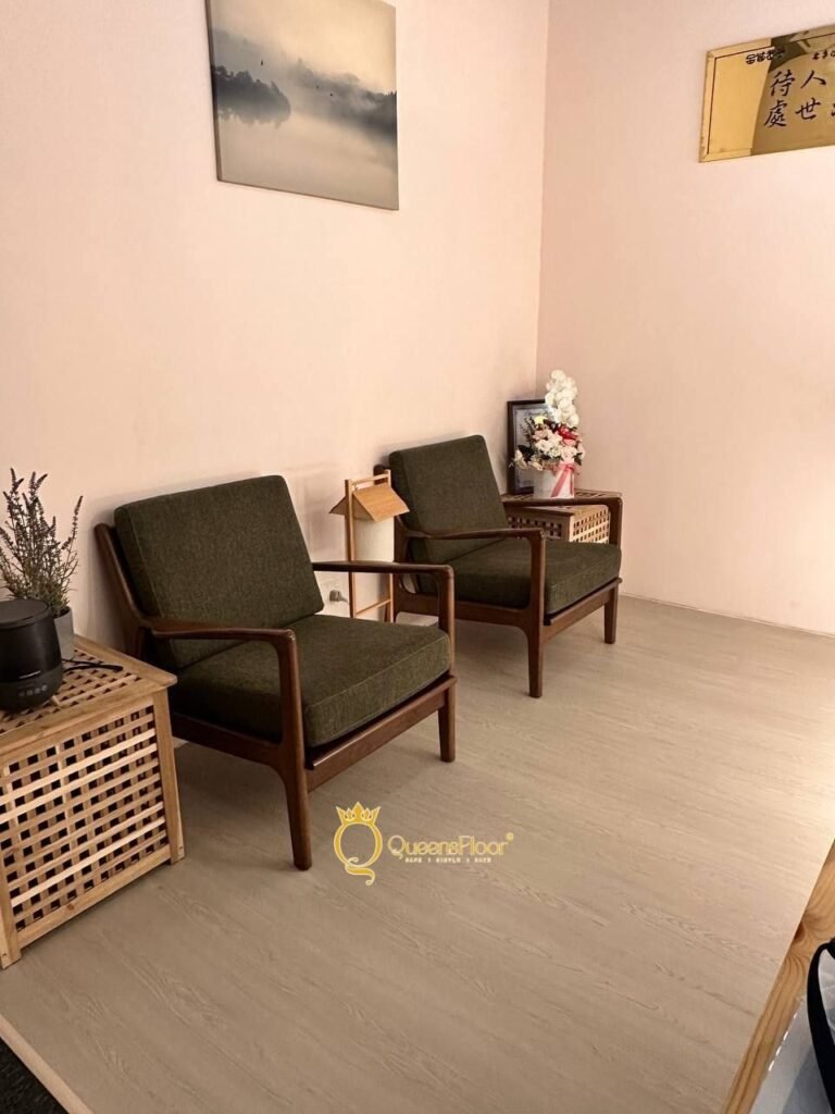 防水耐磨 LVT 地板铺设工艺案例